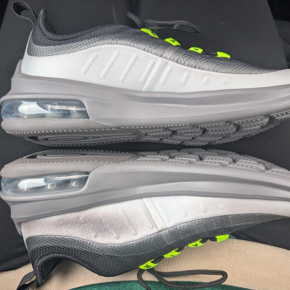 Nike Kid's Air Max Axis GS 2Y Boys - Picture 3 of 5